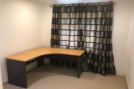 Photo of property in 2/421 Mount Albert Road, Mount Roskill, Auckland, 1041