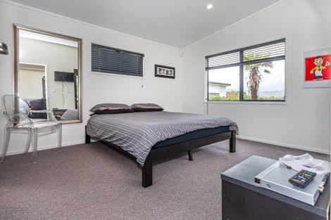 Photo of property in 146 Ocean Beach Road, Tairua, 3508