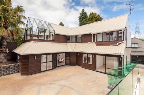 Photo of property in 2 George Laurenson Lane, Mount Roskill, Auckland, 1041