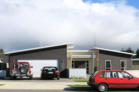 Photo of property in 94 Saint James Drive, Huntington, Hamilton, 3210