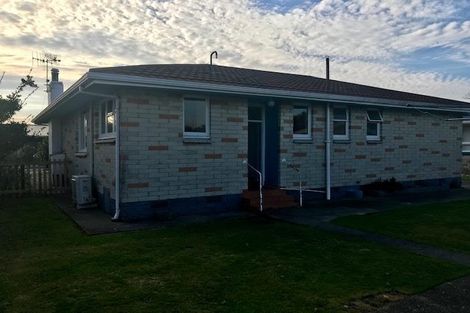 Photo of property in 1403 Warwick Place, Mayfair, Hastings, 4122