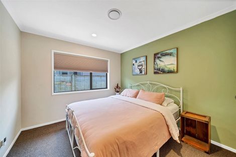 Photo of property in 9 Sampson Avenue, Waiwhakaiho, New Plymouth, 4312