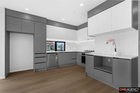 Photo of property in 18 Waimarie Drive, Karaka, 2578