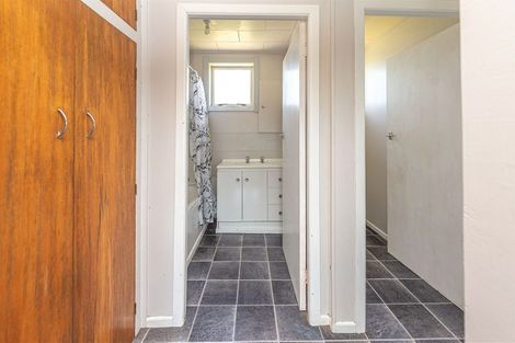 Photo of property in 30 Weraroa Road, Waverley, 4510