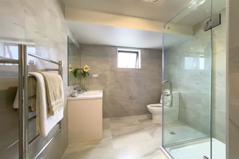 Photo of property in 25b Crestview Rise, Papakura, 2110