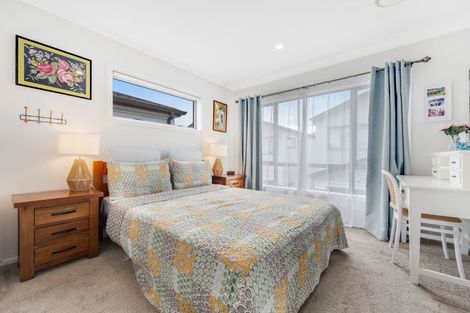 Photo of property in 5 Waihanga Way, Bucklands Beach, Auckland, 2014