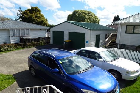 Photo of property in 11 Sherwood Avenue, Te Atatu South, Auckland, 0610
