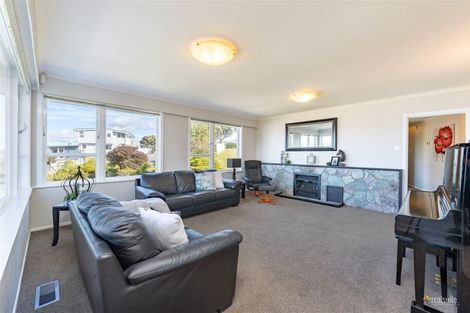 Photo of property in 96 Dowse Drive, Maungaraki, Lower Hutt, 5010