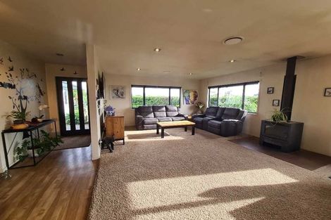 Photo of property in 114 Ackworth Road, Lepperton, New Plymouth, 4373