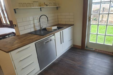 Photo of property in 102 Atawhai Road, Fitzherbert, Palmerston North, 4410