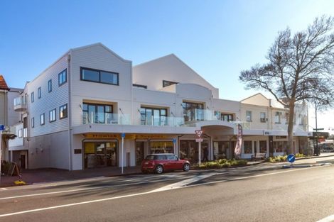 Photo of property in 2/5 Cook Street, Howick, Auckland, 2014