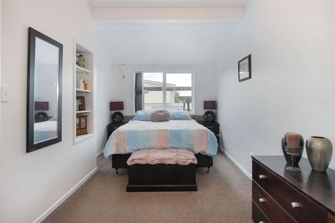 Photo of property in 92 Wharf Road, Clarks Beach, Pukekohe, 2679