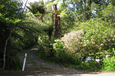 Photo of property in 509 Scenic Drive, Waiatarua, Auckland, 0612