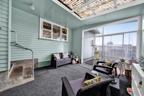 Photo of property in 4 Murray Avenue, Hawera, 4610