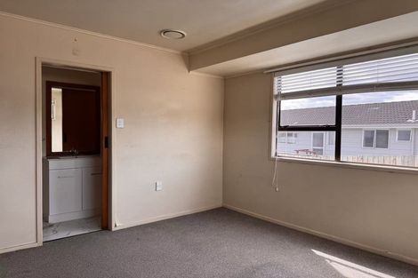 Photo of property in 119 Aviemore Drive, Highland Park, Auckland, 2010