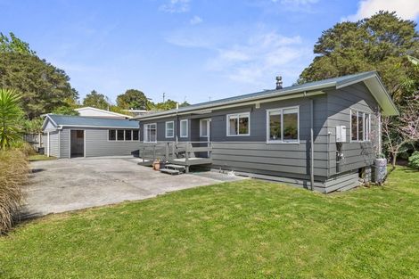 Photo of property in 1 Cross Street, Raglan, 3225