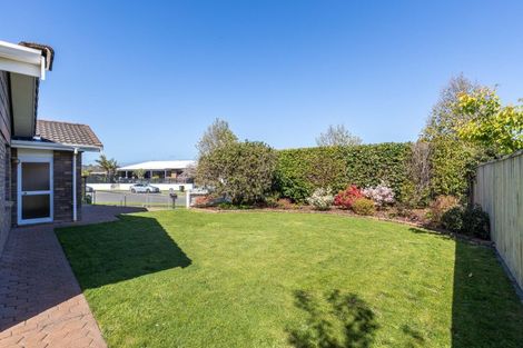 Photo of property in 7 Boulevard Drive, Merrilands, New Plymouth, 4312