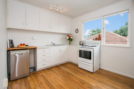 Photo of property in 231c Point Chevalier Road, Point Chevalier, Auckland, 1022
