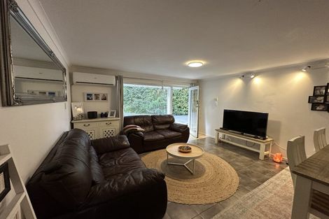 Photo of property in 158 Carlisle Road, Northcross, Auckland, 0632