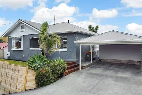Photo of property in 20 South Road, Moturoa, New Plymouth, 4310