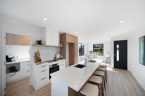 Photo of property in 26 Emerald Avenue, Rosehill, Papakura, 2113