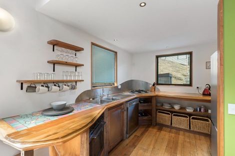 Photo of property in 10 Mckerrow Place, Sunshine Bay, Queenstown, 9300