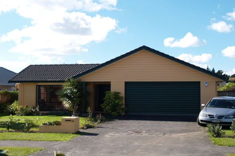 Photo of property in 59 Frank Nobilo Drive, Golflands, Auckland, 2013