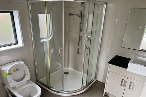 Photo of property in 11 Bangla Place, Massey, Auckland, 0614