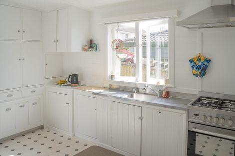 Photo of property in 4 Wolsley Avenue, Milford, Auckland, 0620