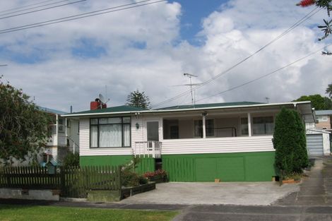 Photo of property in 4 Whittle Place, New Windsor, Auckland, 0600