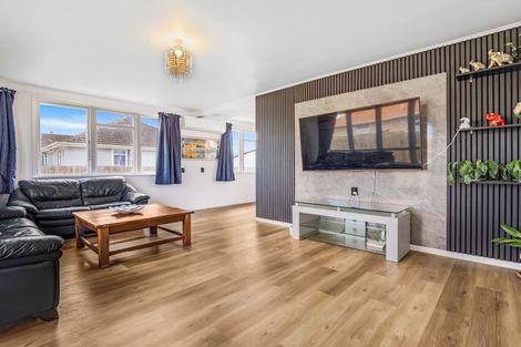 Photo of property in 15 Hockin Place, Fairfield, Hamilton, 3214