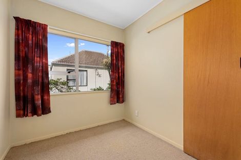 Photo of property in 8/218 Onepu Road, Lyall Bay, Wellington, 6022