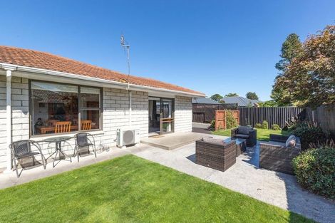 Photo of property in 2/5 Gibbs Place, Halswell, Christchurch, 8025