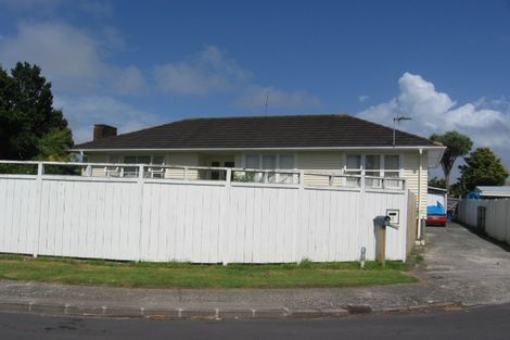 Photo of property in 2 Aronui Terrace, Kelston, Auckland, 0602