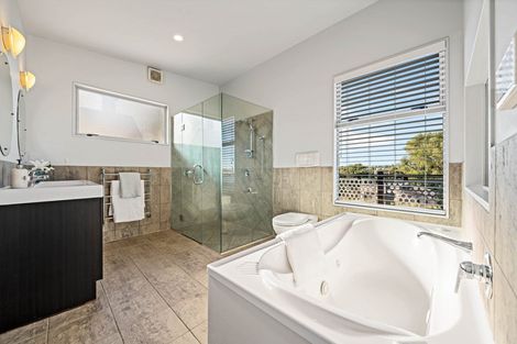 Photo of property in 14 Tide Close, Mount Wellington, Auckland, 1060