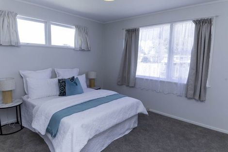 Photo of property in 16 Romney Place, Manurewa, Auckland, 2102