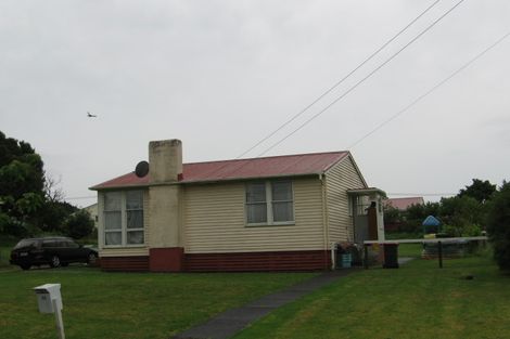 Photo of property in 32 Torino Street, Point England, Auckland, 1072