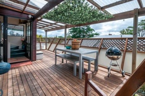 Photo of property in 1/81 Carlisle Road, Torbay, Auckland, 0632