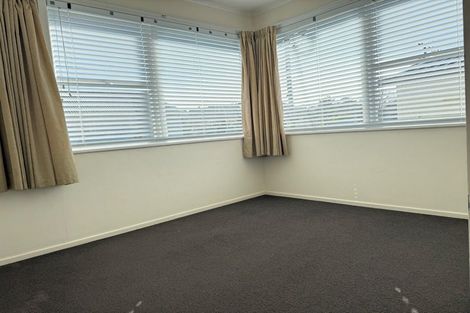 Photo of property in 6 Knox Road, Swanson, Auckland, 0612