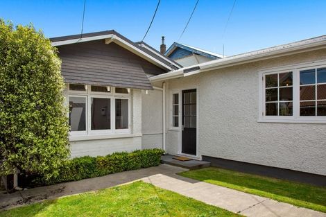 Photo of property in 18 Bulteel Street, New Plymouth, 4310