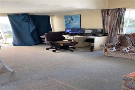 Photo of property in 20 Toi Street, Otaki Beach, Otaki, 5512