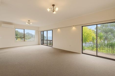 Photo of property in 4 Simon Ellice Drive, Bayview, Auckland, 0629