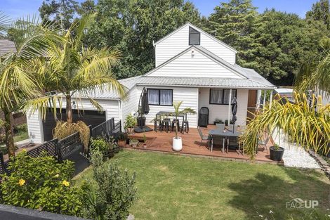 Photo of property in 50 Lagoon Way, West Harbour, Auckland, 0618