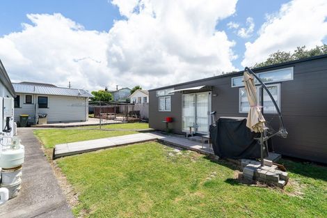 Photo of property in 92 Harrington Road, Henderson, Auckland, 0610