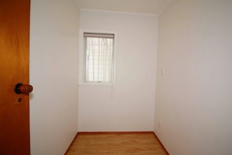 Photo of property in 2/12 Sherwood Avenue, Te Atatu South, Auckland, 0610