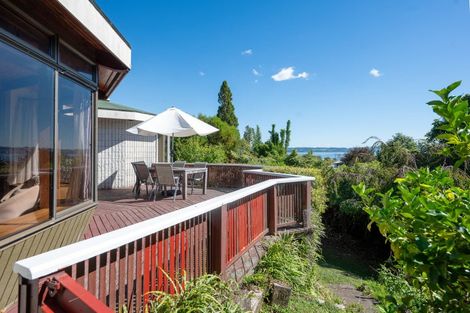 Photo of property in 11 Aquarius Drive, Kawaha Point, Rotorua, 3010