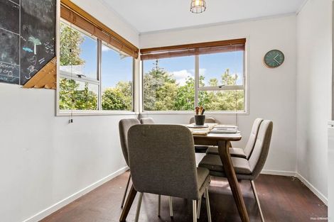 Photo of property in 2 Longreach Drive, Sunnyvale, Auckland, 0612