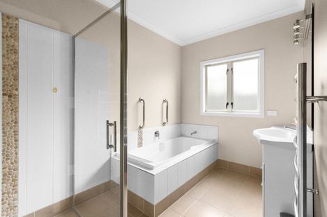 Photo of property in 24 Merlot Drive, Greenmeadows, Napier, 4112