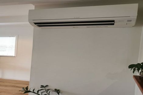 Photo of property in 28 Vandeleur Avenue, Birkdale, Auckland, 0626