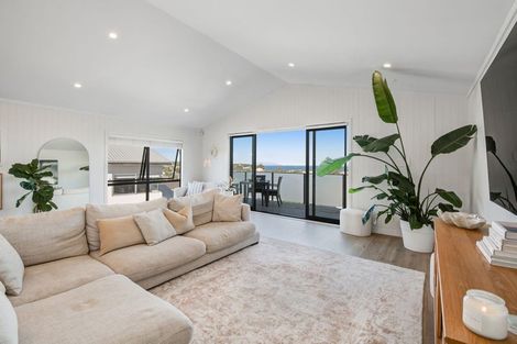 Photo of property in 774b Whangaparaoa Road, Manly, Whangaparaoa, 0930